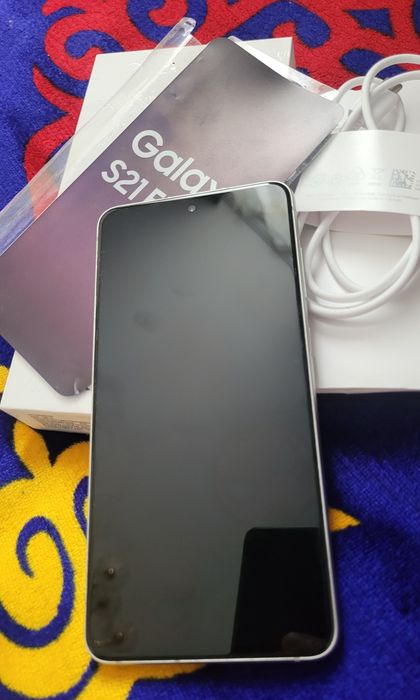 Продам Самсунг  s21fe 6/128