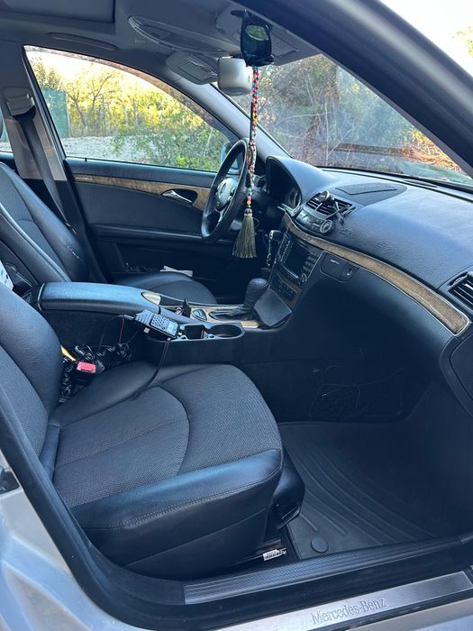 Vând Mercedes Benz W211