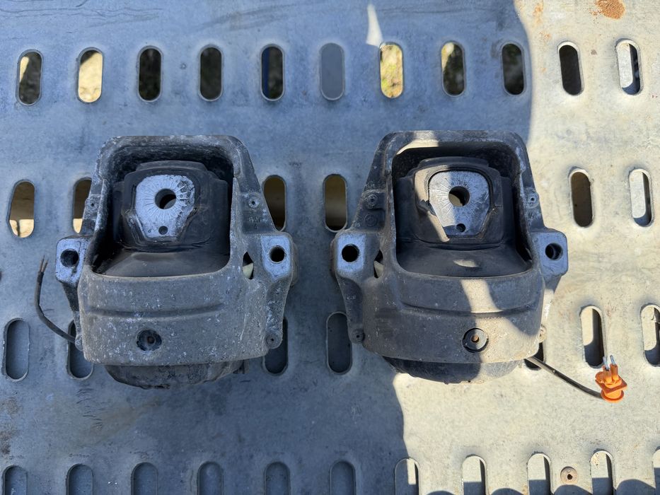 Оригинални тампони мотор Ауди А4/А5 б8