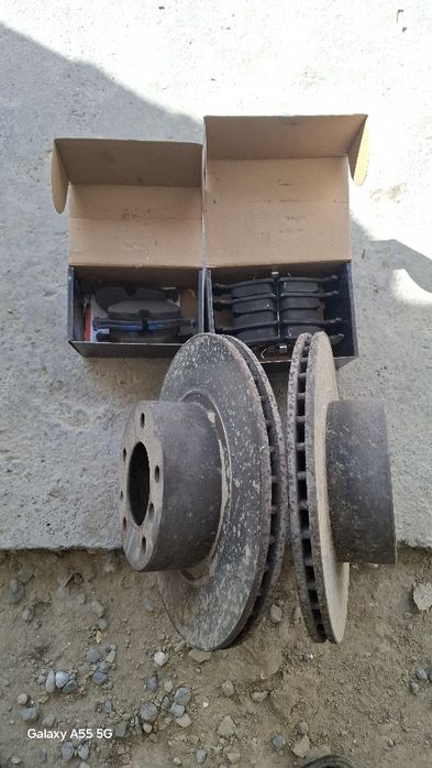 Бмв запчасти.  .