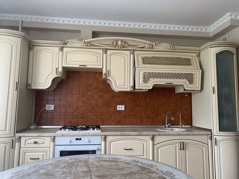 Продается кухонный гарнитур