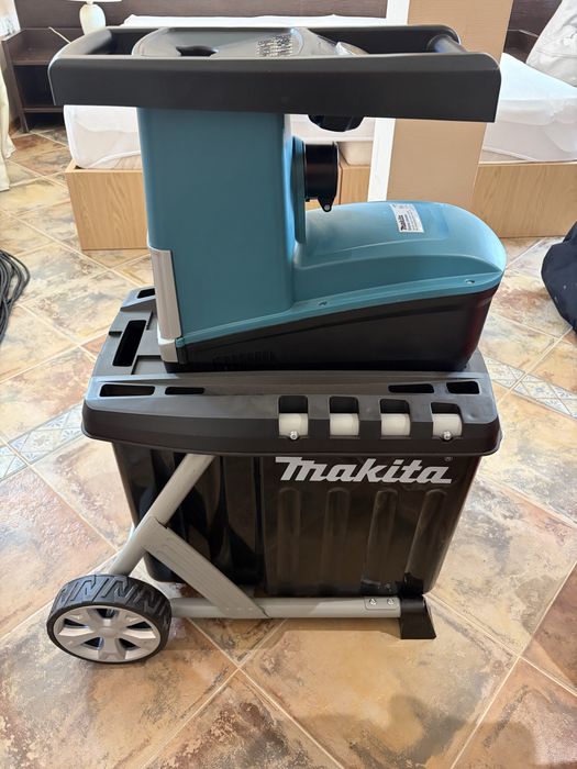 Дробилка за клони Makita