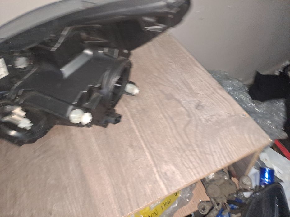 Mercedes Vito/ Viano фар десен