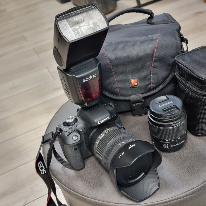 Amanet F28: Aparat foto DSLR Canon EOS 750D + Sigma 17-50mm Blitz