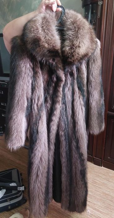 Продам шубу из енота