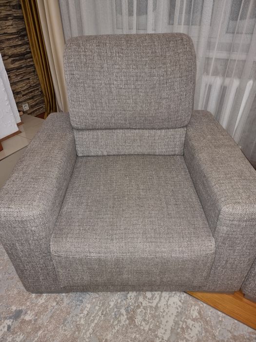 Диван в хорошем состоянии