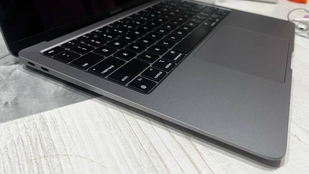 Macbook air m1 13