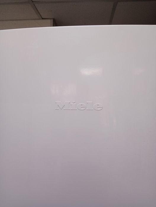 Като нов XXL огромен хладилник Миеле Miele Made in Germany 2г.Гаранция