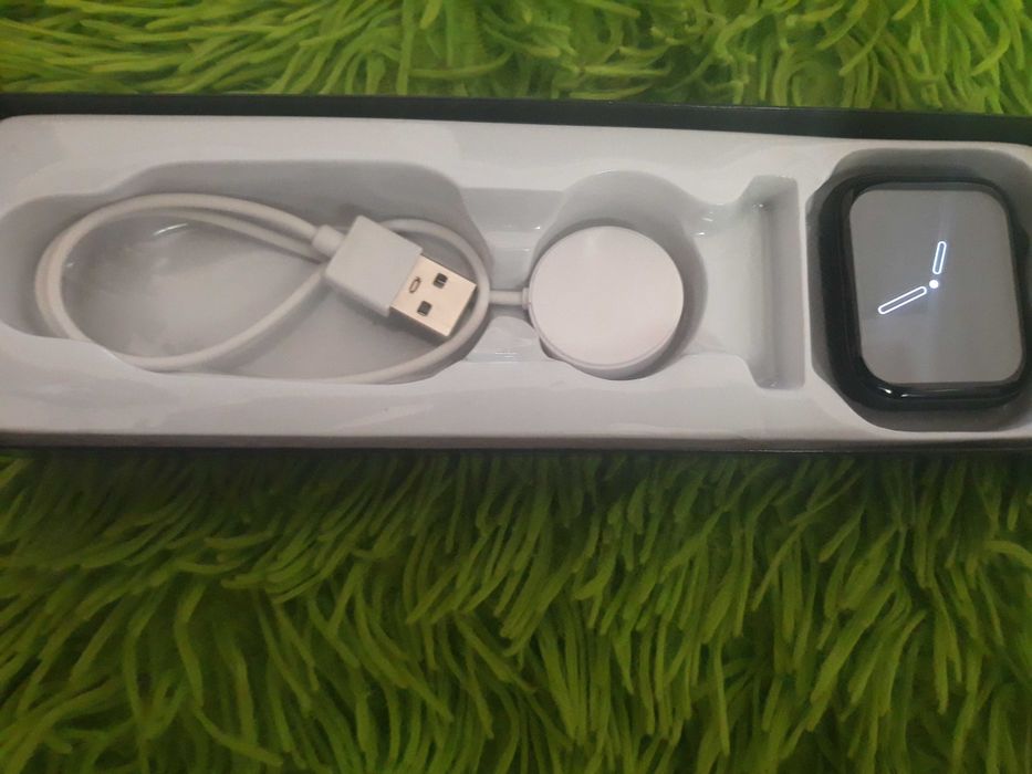 Смарт часы продам не дорого 9 тысяч