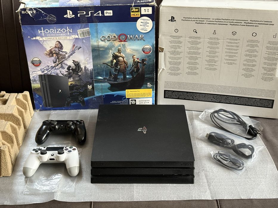 PlayStation 4 Pro 1TB 2 Джойстика 4K HDR PS4