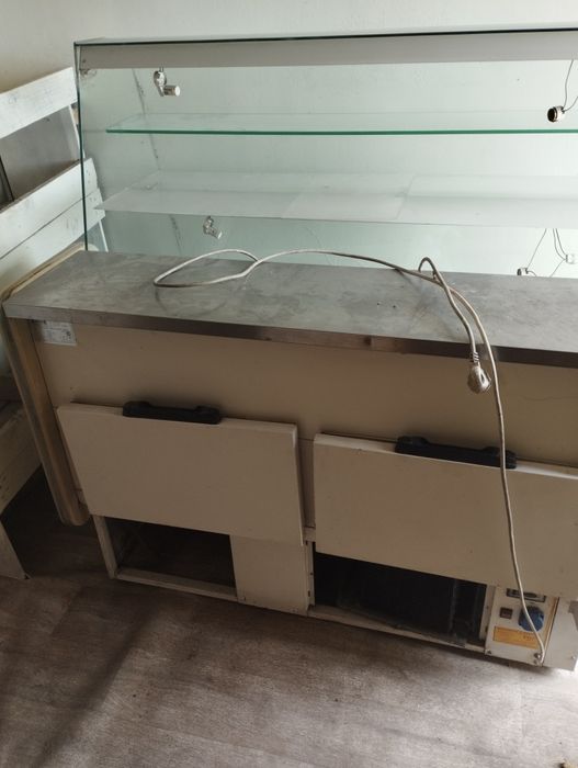 Ветринный холодильник