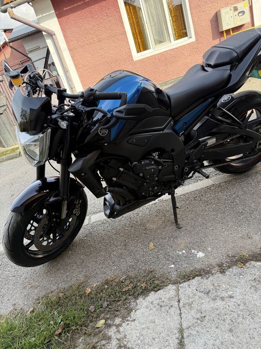 Motocicleta Yamaha fz1 naked
