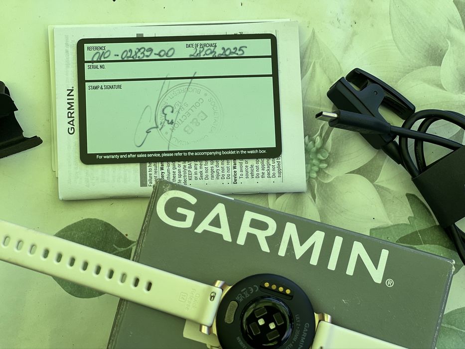 Smartwatch Garmin Lily 2 Active Curea de silicon Alb