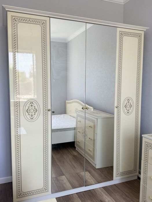 Спальный гарнитур