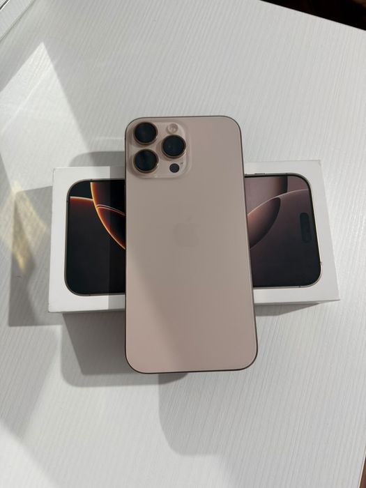 Vand iPhone 16 pro Max ca nou nu are nici o zgarietura