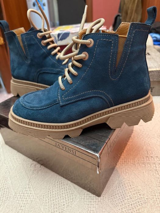 Продам зимние ботинки