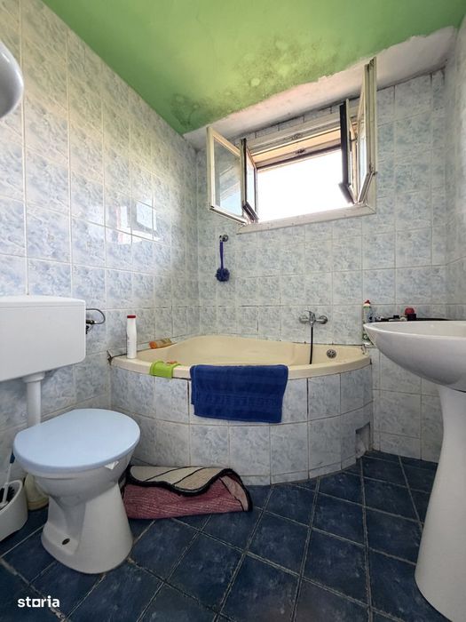 Casa individuala 6 camere, 165 mp utili, 641 mp teren - Ghiroda