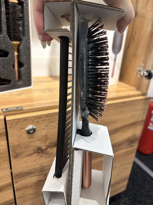 Продам комплект расчесок Dyson