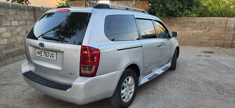 Kia Carnival 2008 yil