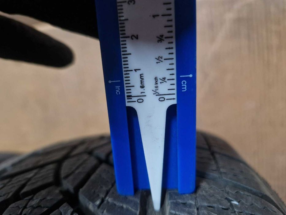 2 Goodyear R17 225/65
зимни гуми
DOT3519