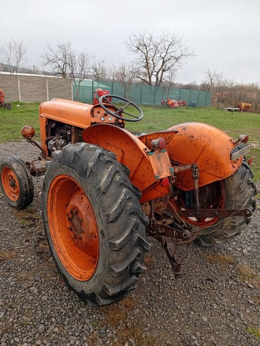 Vând tractor fiat 312