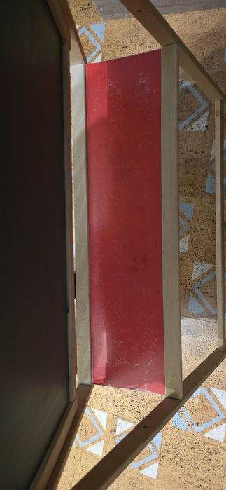 Дървена дъска за писане с тебешир.