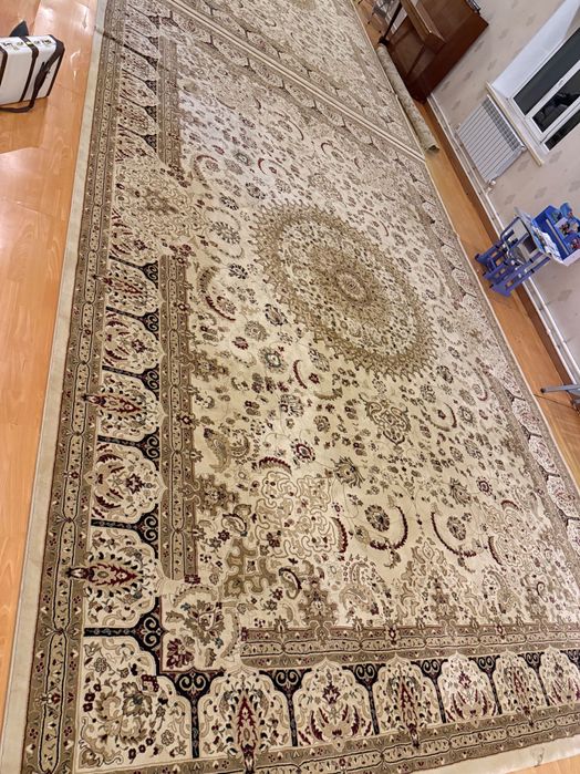 Большой, теплый ковер