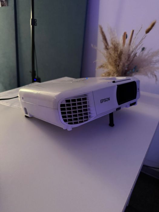 Проектор Epson home cinema 1060