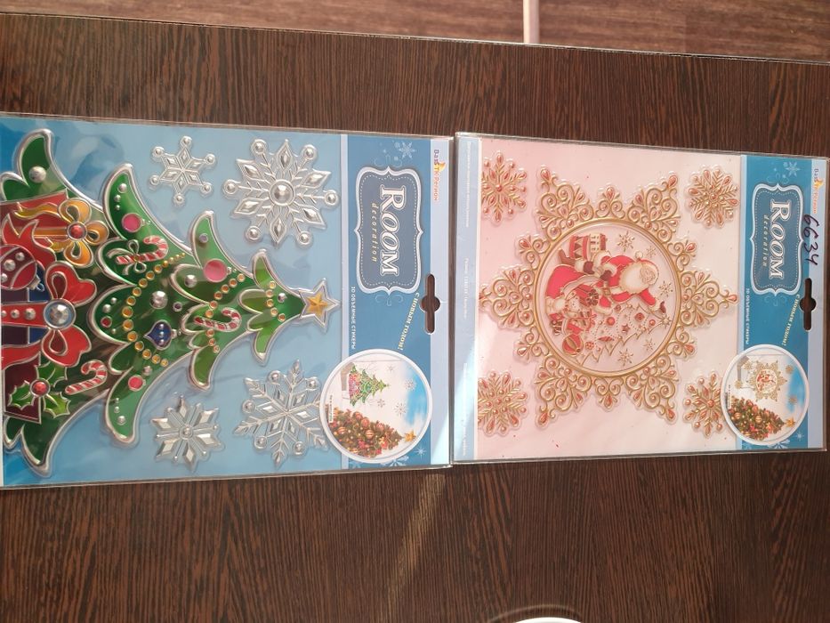 Продаются наклейки на стекло к Новому году не дорого,также веночки