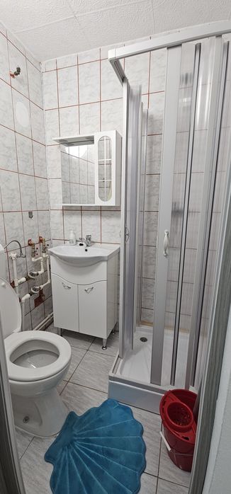 Închiriez garsoniera