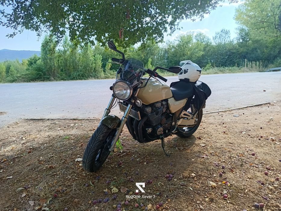Продавам Yamaha XJR 1200