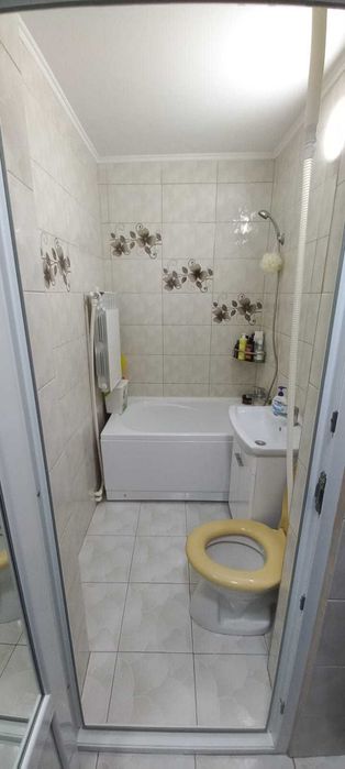 Vând garsonieră mobilată, recent renovată