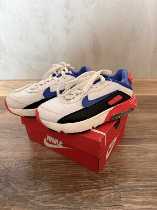 Nike Air Max 90  и Air Max 2090 EOI