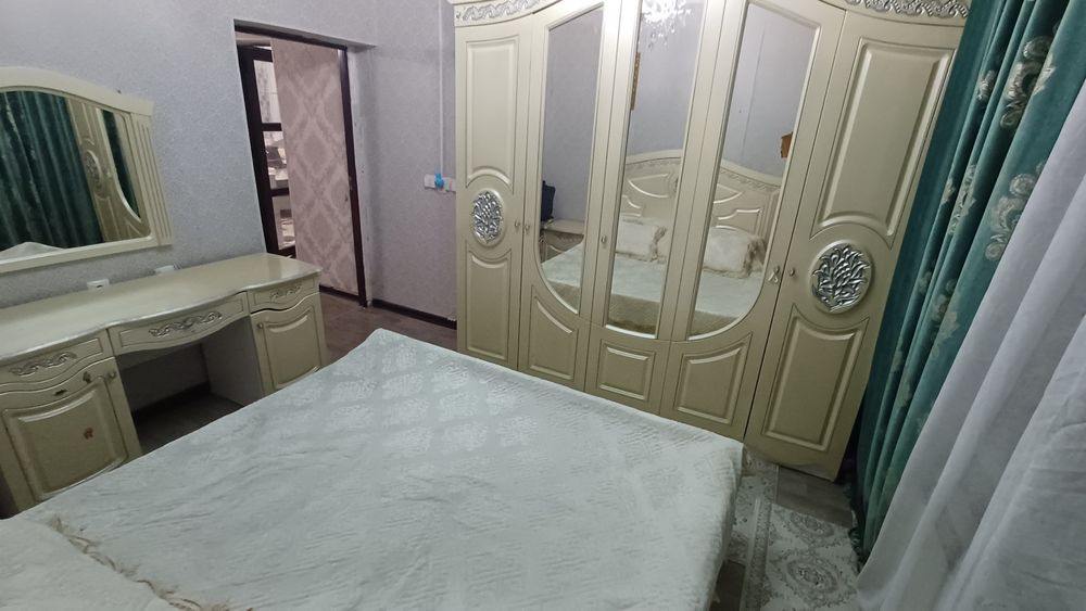 Спальный гарнитур