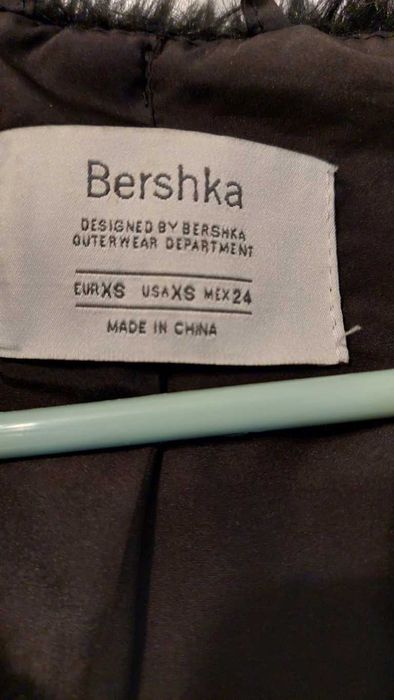 Vand vesta blana Bershka, Neagra, Marime XS