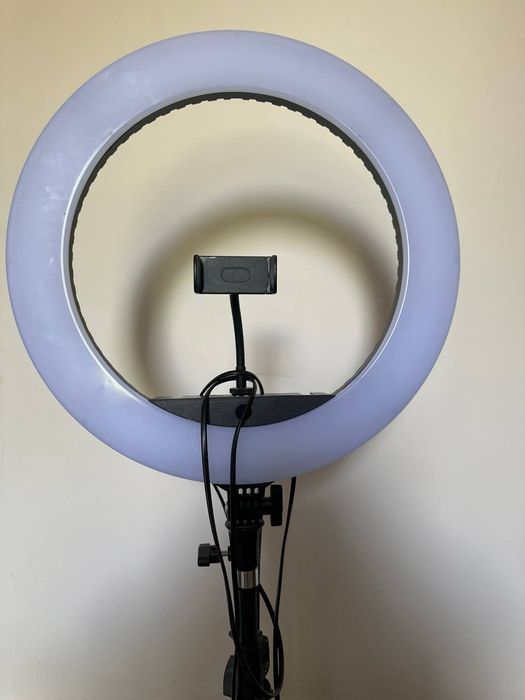 Shtativ LED lampa sotiladi