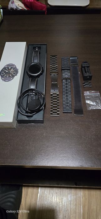 Samsung Galaxy Watch 3 с 4 каишки и инструмент за верижки