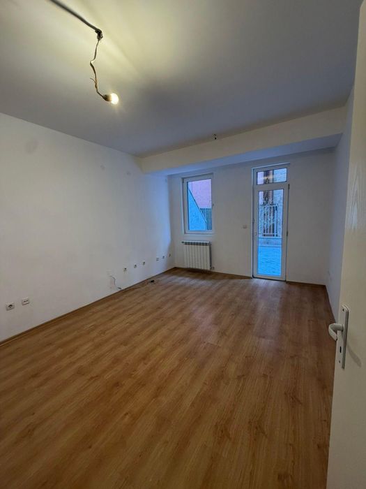 Тристаен за продажба в кв.Манастирски ливади