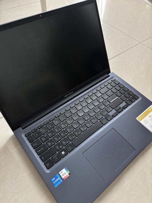 Продавам лаптоп Asus Vivobook X1502ZA-EJ2174