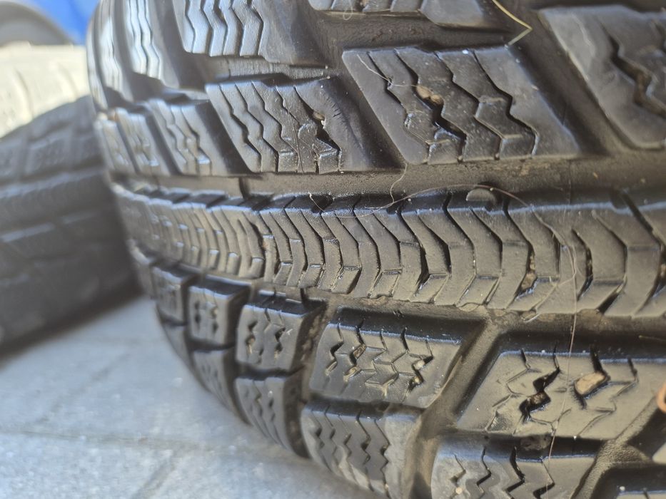 Jante Logan si anvelope 185/65/R15 iarna  4x100 cu buza