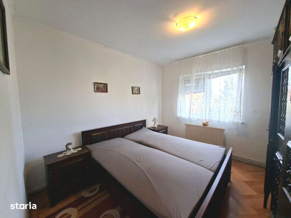 Apartament 3 camere decomandate zona Scoala de Inot