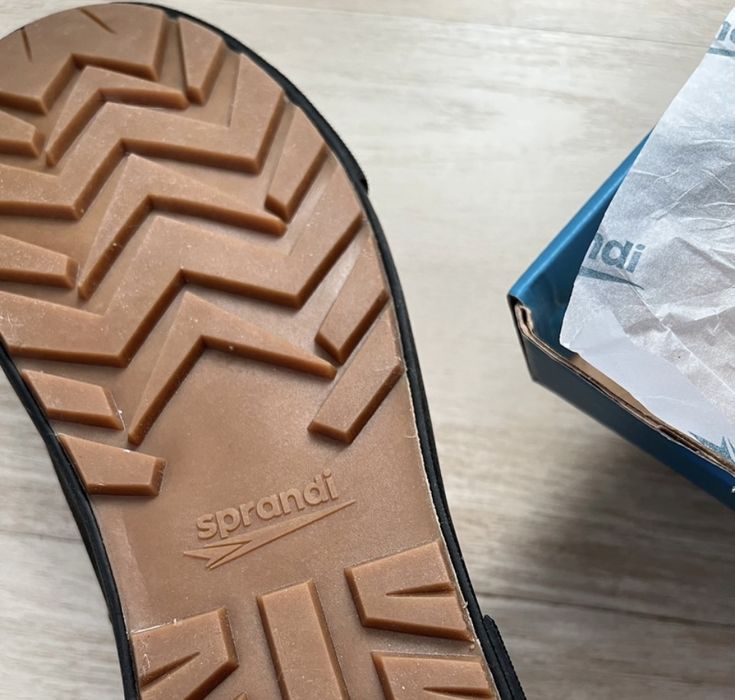 Tenesi Sprandi marimea 44