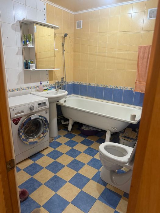 Продам 4-х комнатную квартиру