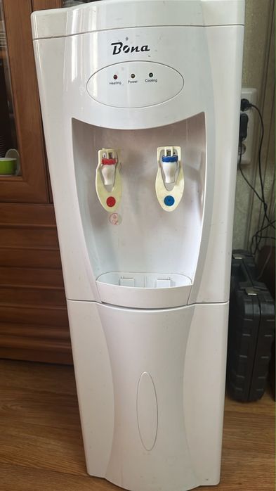 Продам кулер для воды Bona