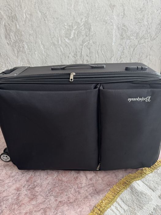 Продам  большой чемодан