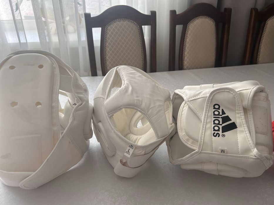 Продаш шлемы  для карате, детские