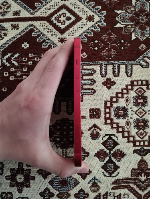 Айфон 13 сатылады