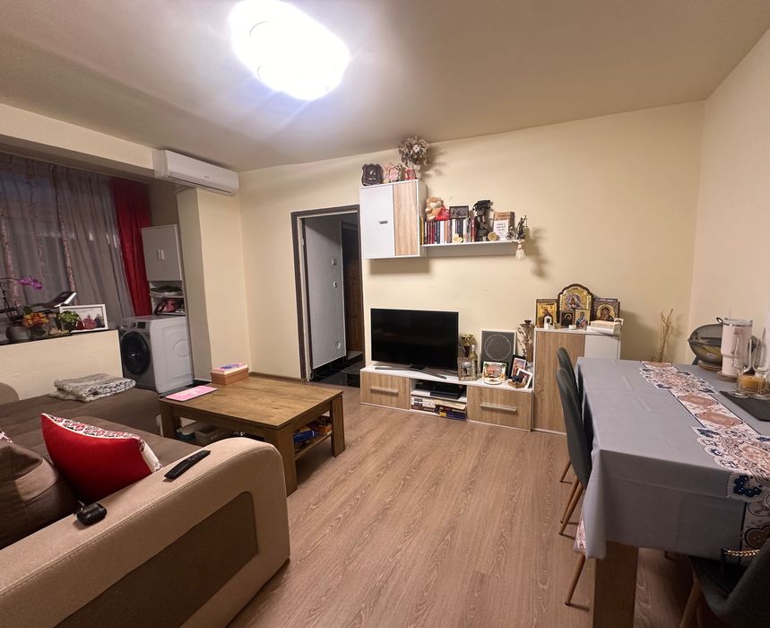 Vând apartament cu 3 camere
