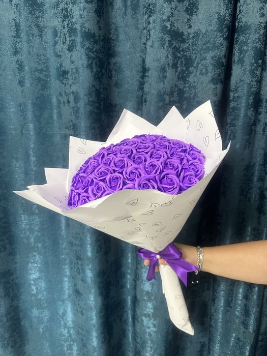 Buchet cu 51 trandafiri pret 200 lei