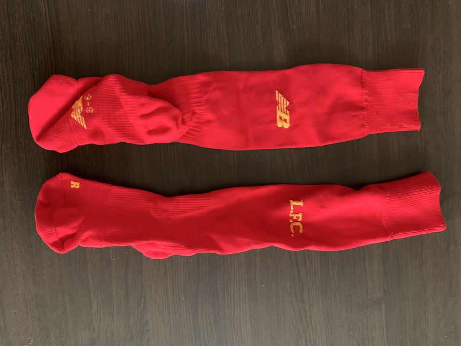 Ливерпул футболни чорапи и кори NB